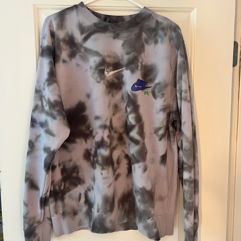 Nike Purple and Black Crewneck Sweater